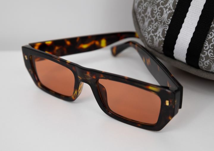 Slim tortoiseshell sunglasses with rose lenses