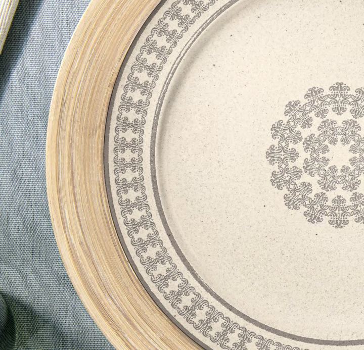 Dinner plate with a delicate pattern